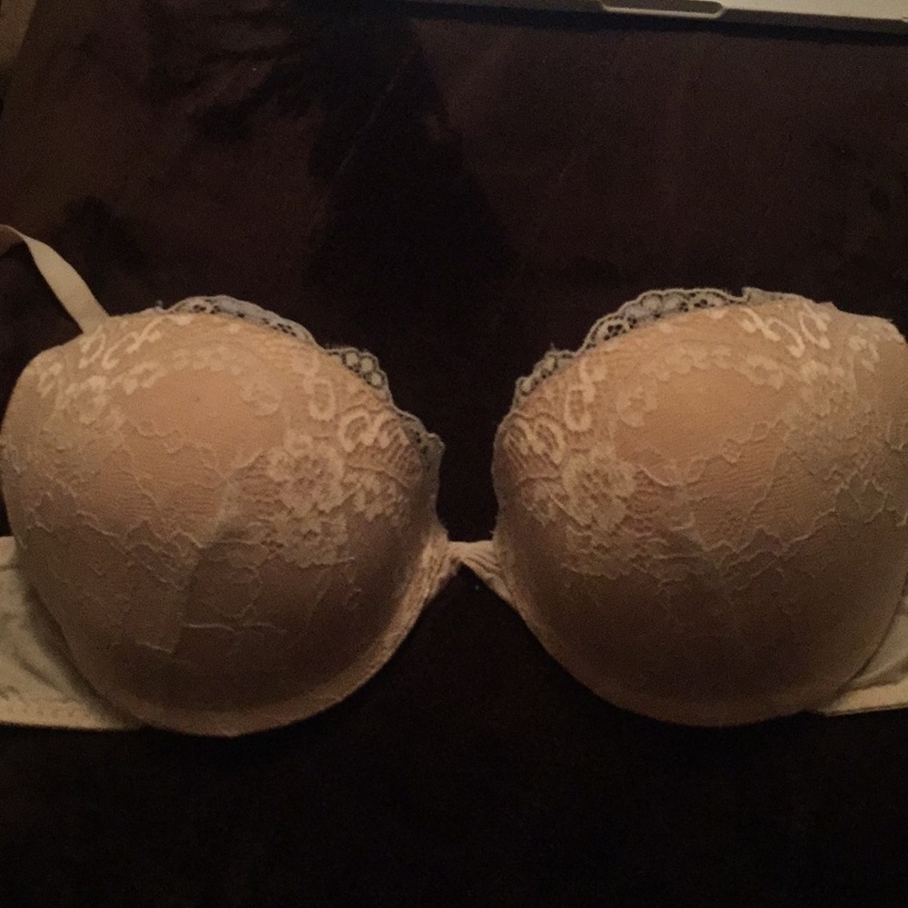 Betsy Johnson white and tan lace bra